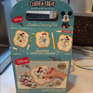 Disney Mickey Mouse Cookie Coloring Kit - Color a treat